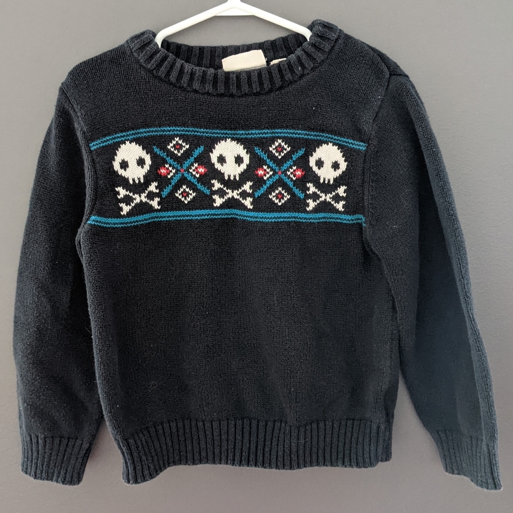 Black knit skull print sweater